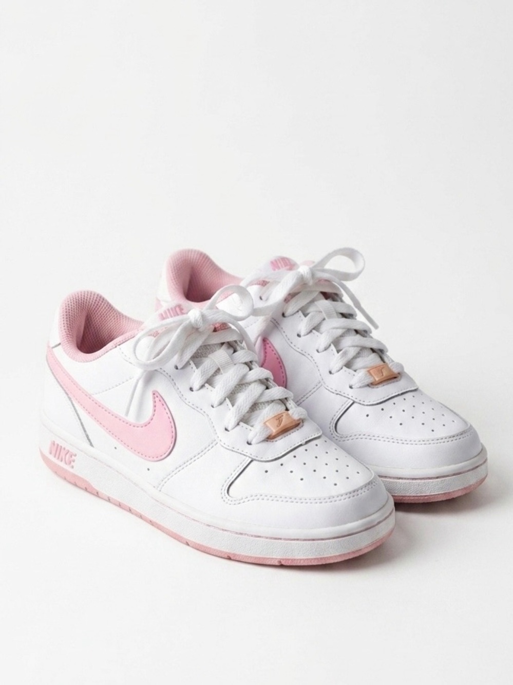 Vintage 2007 Nike White Pink Swoosh Low Top Sneakers Youth 6Y Womens 7.5